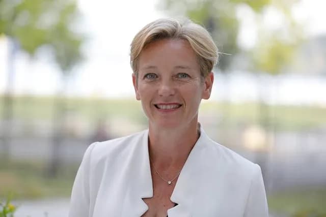 Véronique Riotton portrait