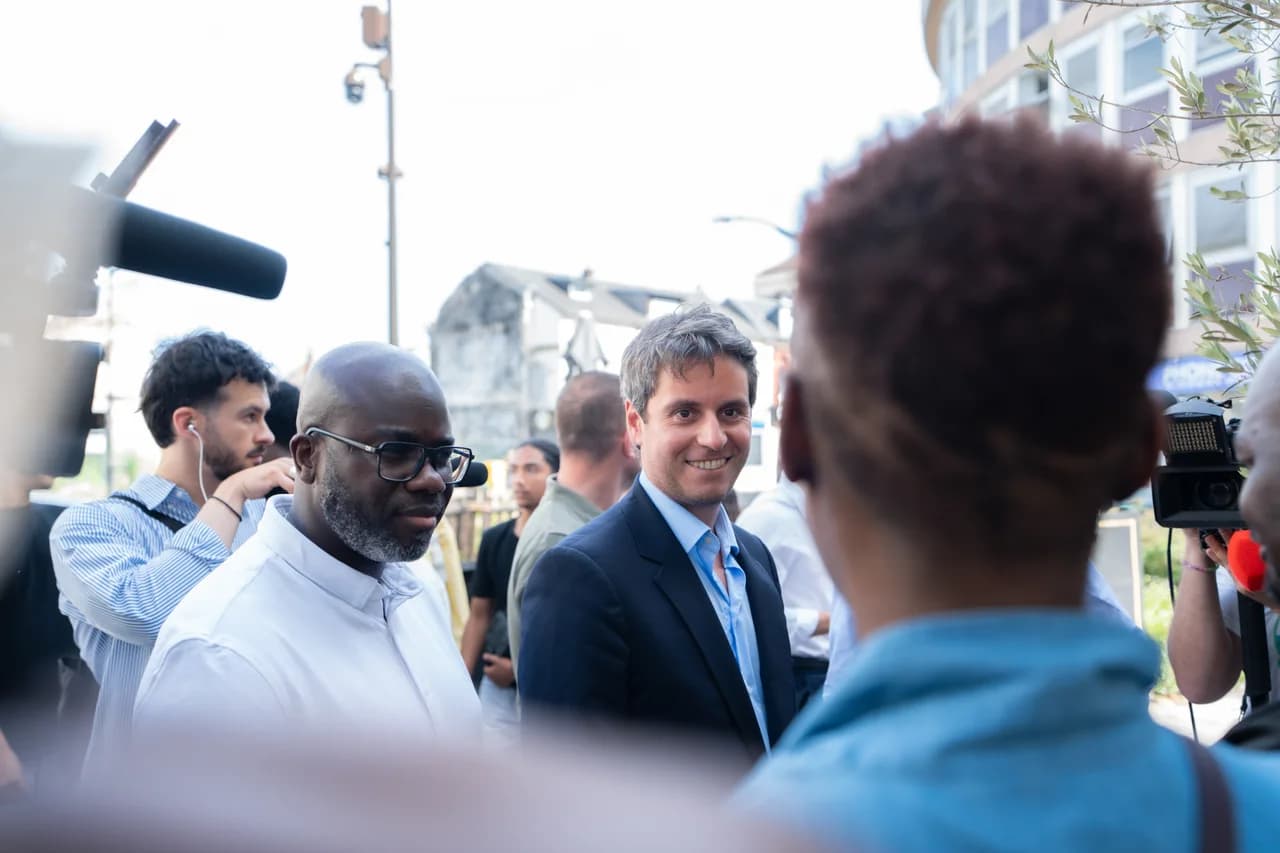Gabriel Attal, à Creil, à la rencontre des habitants
