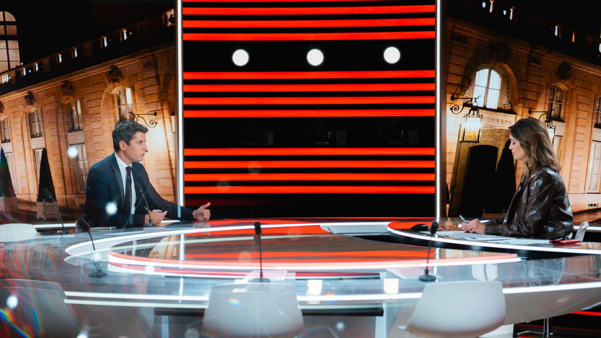 Gabriel Attal face à Sonia Mabrouk sur le plateau de BFMTV